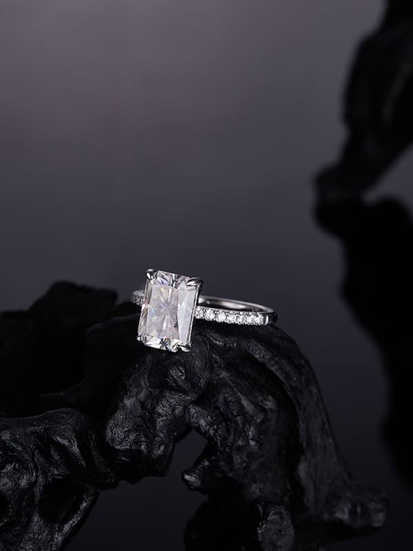 Designed with simplicity in mind, this sterling silver ring features a white CZ accent that adds subtle shine to your everyday style.